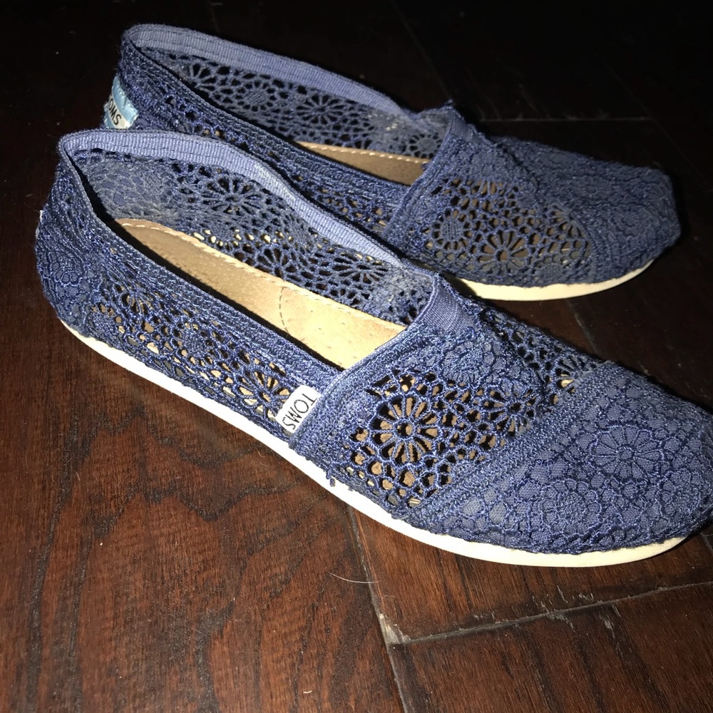Toms